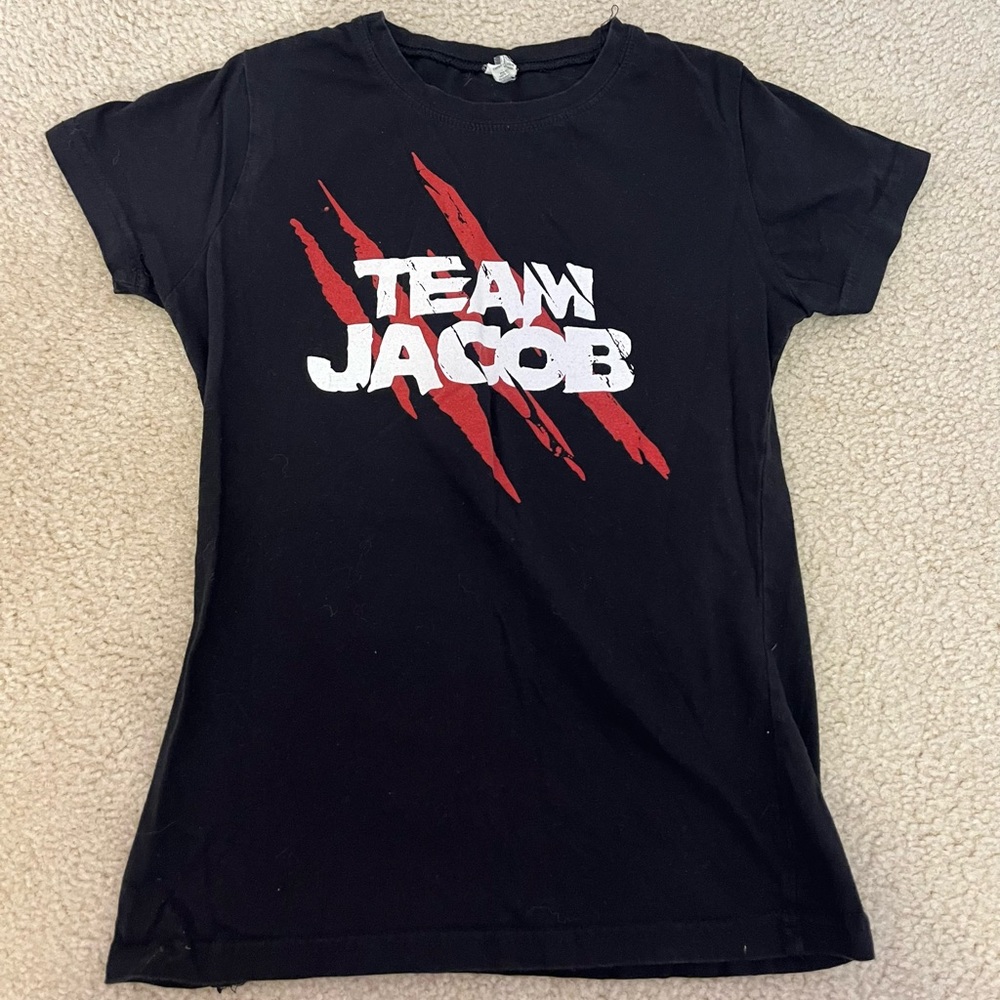 Team Jacob twilight shirt size medium, but does like XS-small